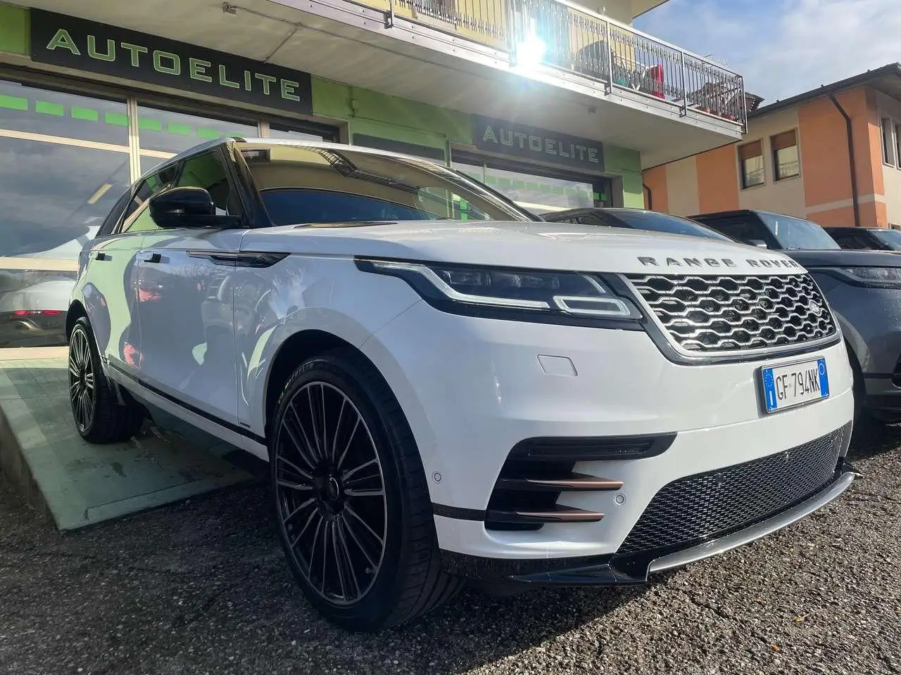 Photo 1 : Land Rover Range Rover Velar 2021 Hybrid