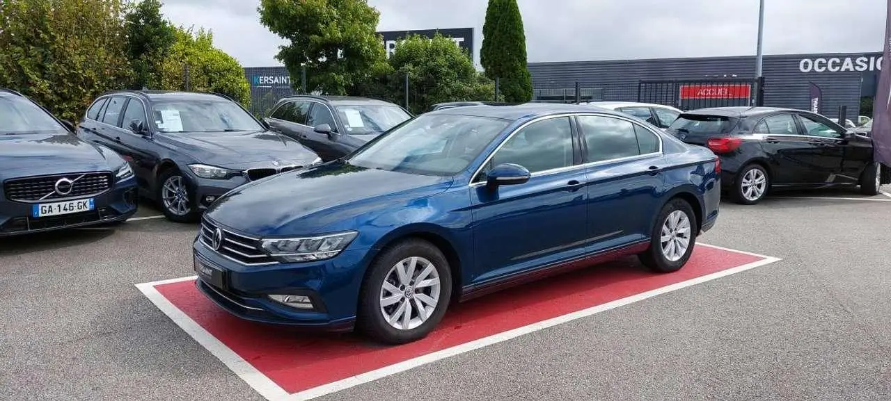 Photo 1 : Volkswagen Passat 2020 Petrol