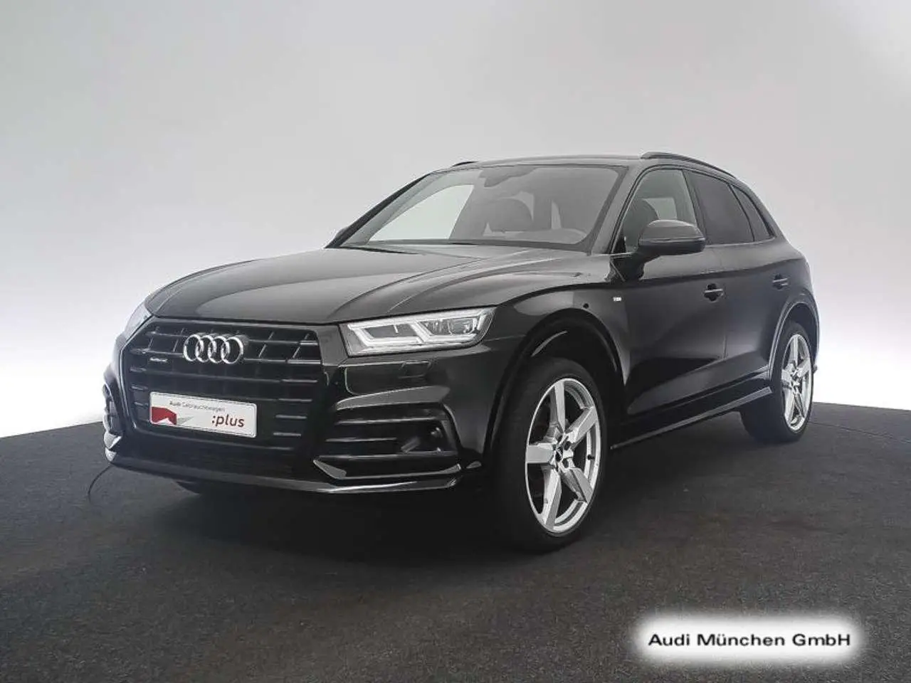 Photo 1 : Audi Q5 2020 Essence