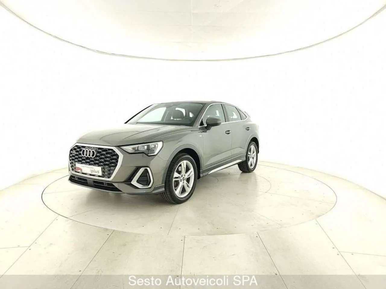 Photo 1 : Audi Q3 2023 Diesel