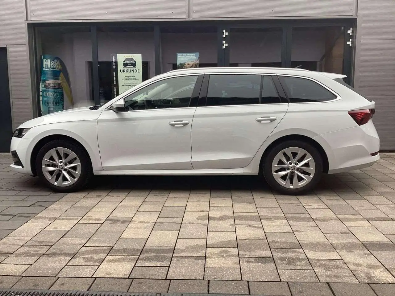 Photo 1 : Skoda Octavia 2024 Petrol