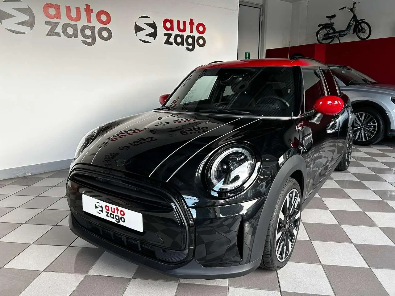 Photo 1 : Mini Cooper 2023 Petrol