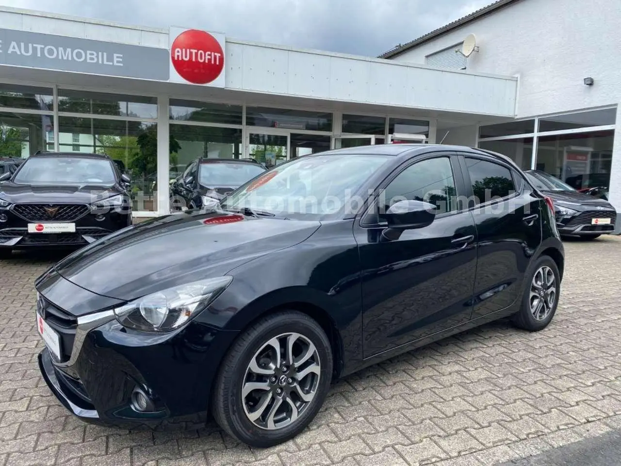 Photo 1 : Mazda 2 2017 Petrol