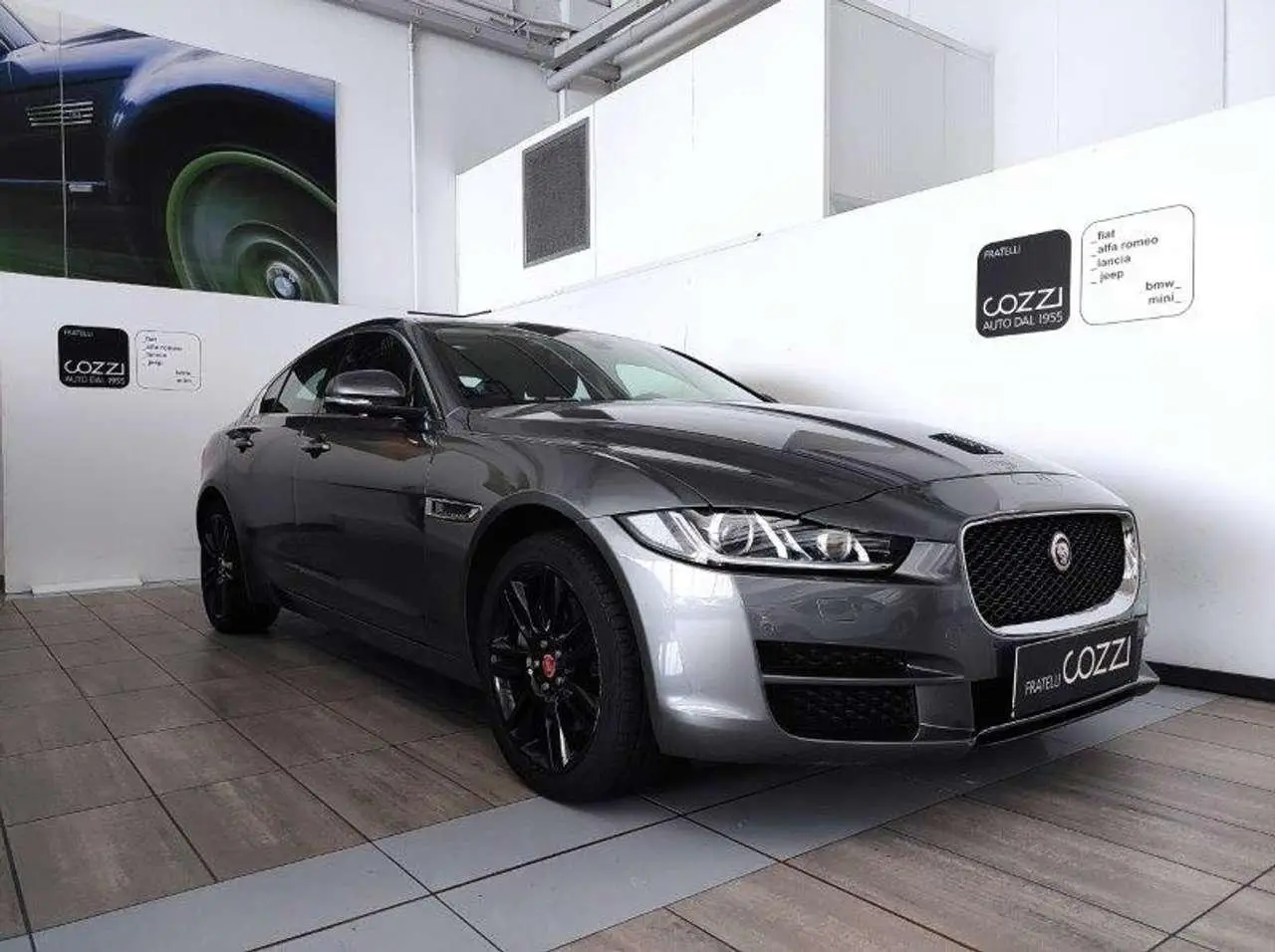 Photo 1 : Jaguar Xe 2019 Diesel