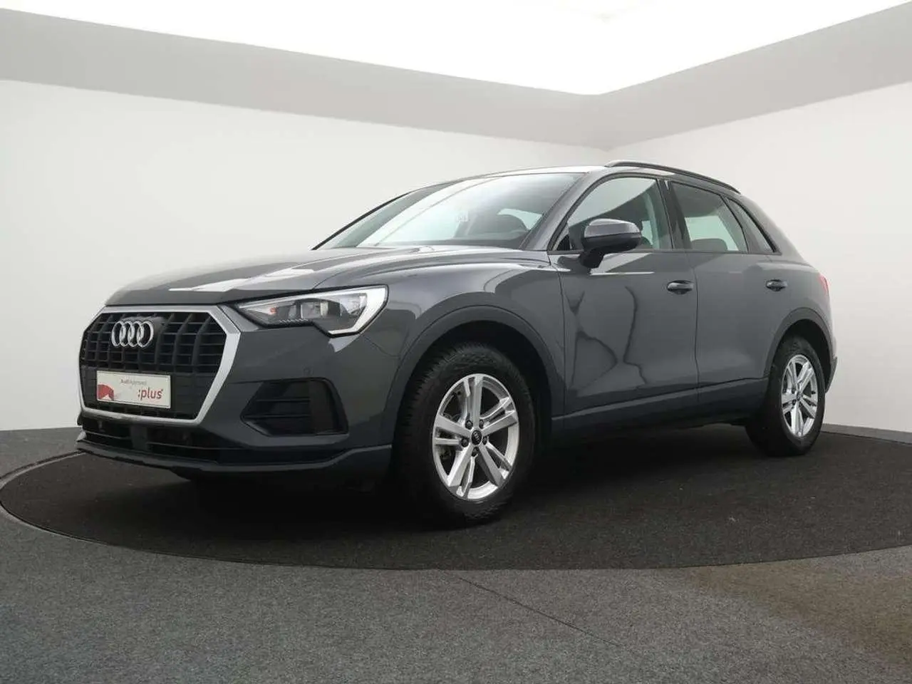 Photo 1 : Audi Q3 2023 Petrol