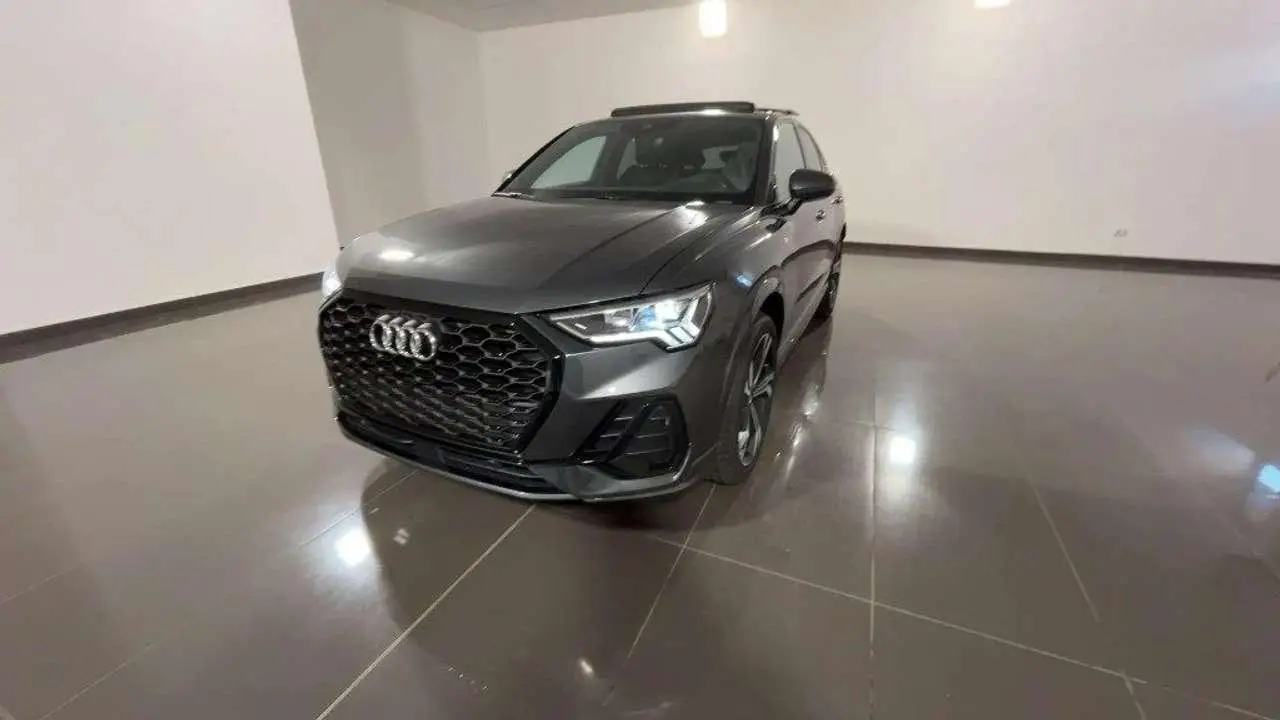 Photo 1 : Audi Q3 2024 Diesel