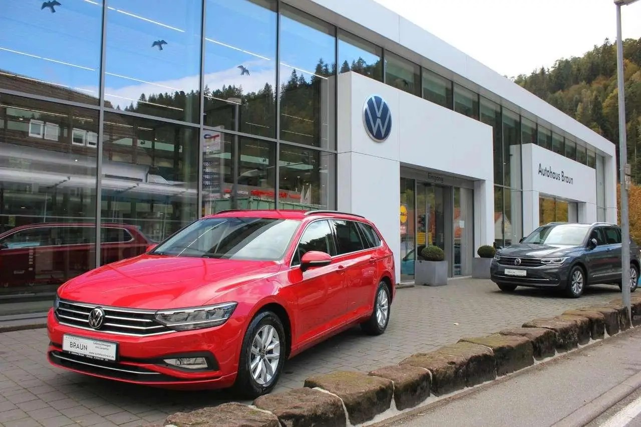 Photo 1 : Volkswagen Passat 2021 Essence