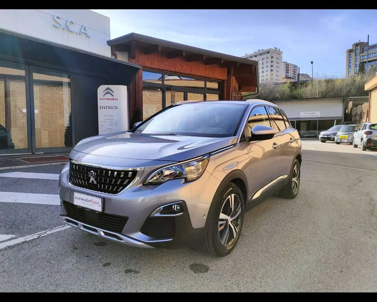 Photo 1 : Peugeot 3008 2020 Diesel