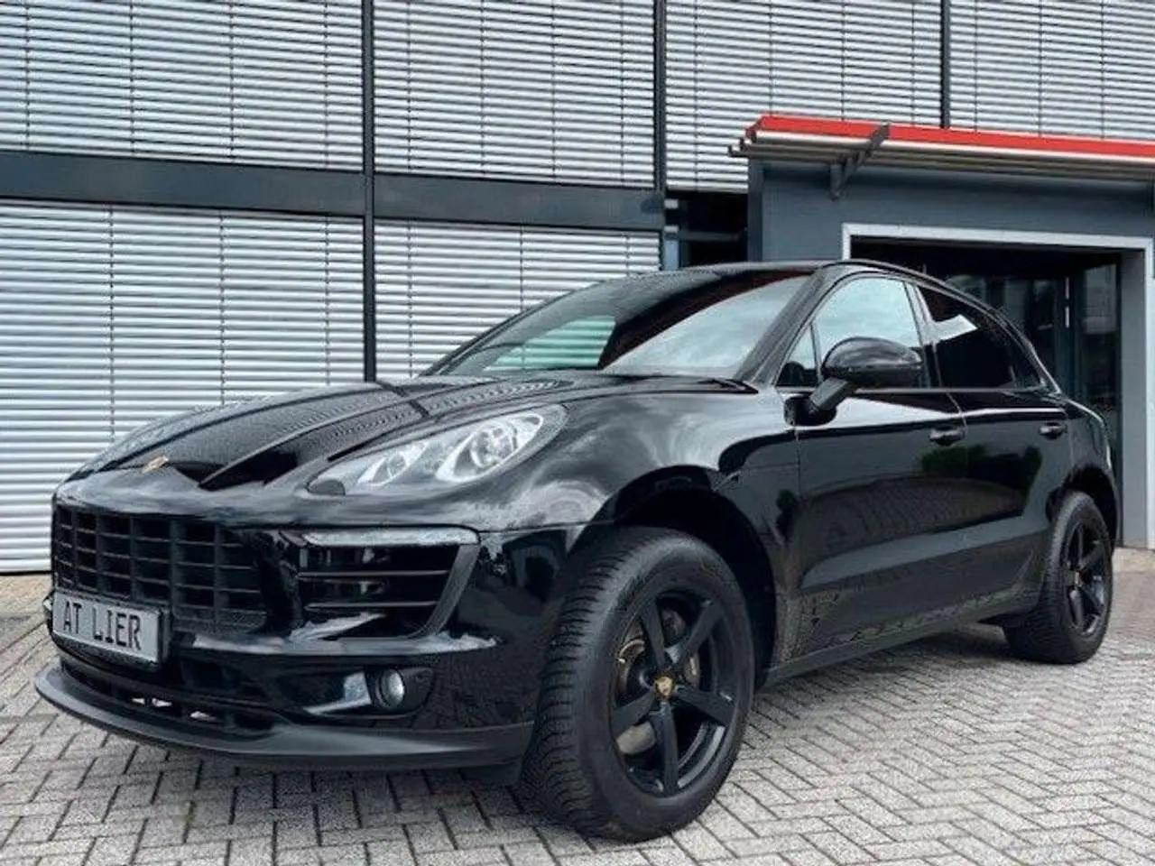 Photo 1 : Porsche Macan 2017 Essence