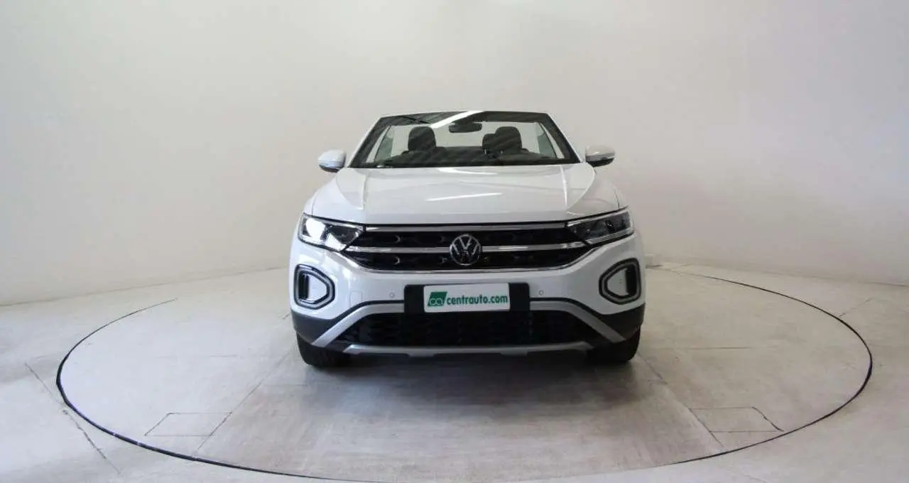 Photo 1 : Volkswagen T-roc 2023 Essence