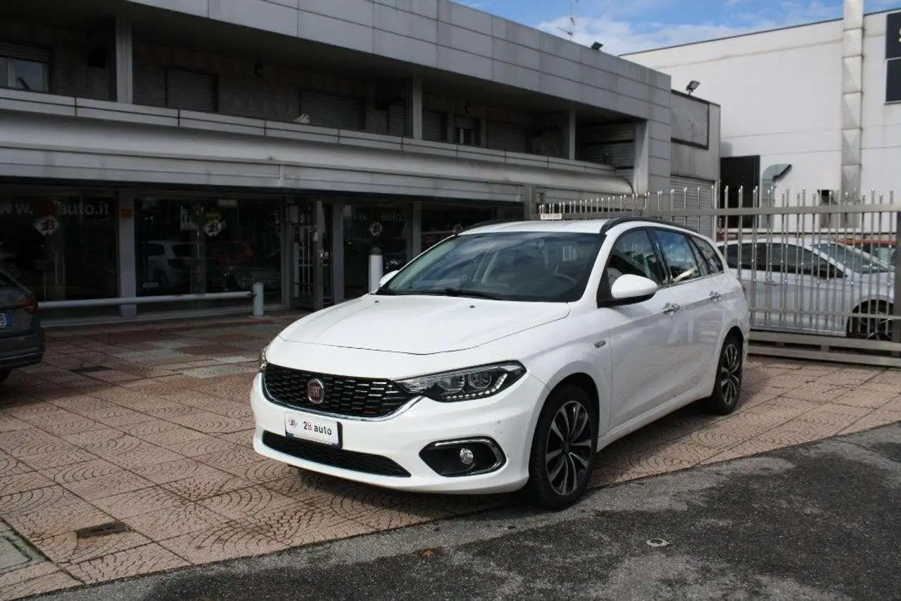 Photo 1 : Fiat Tipo 2017 Essence