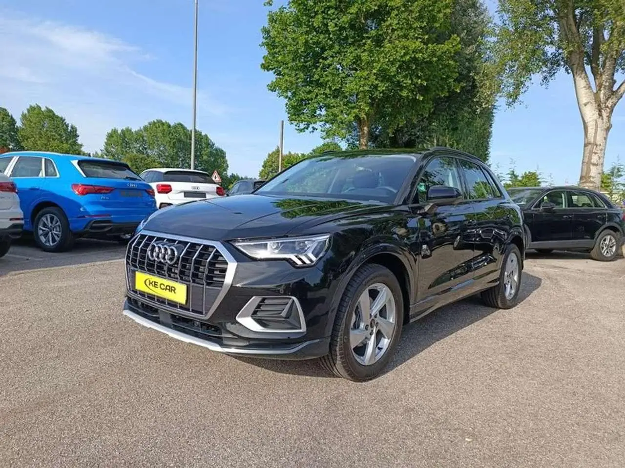 Photo 1 : Audi Q3 2024 Petrol