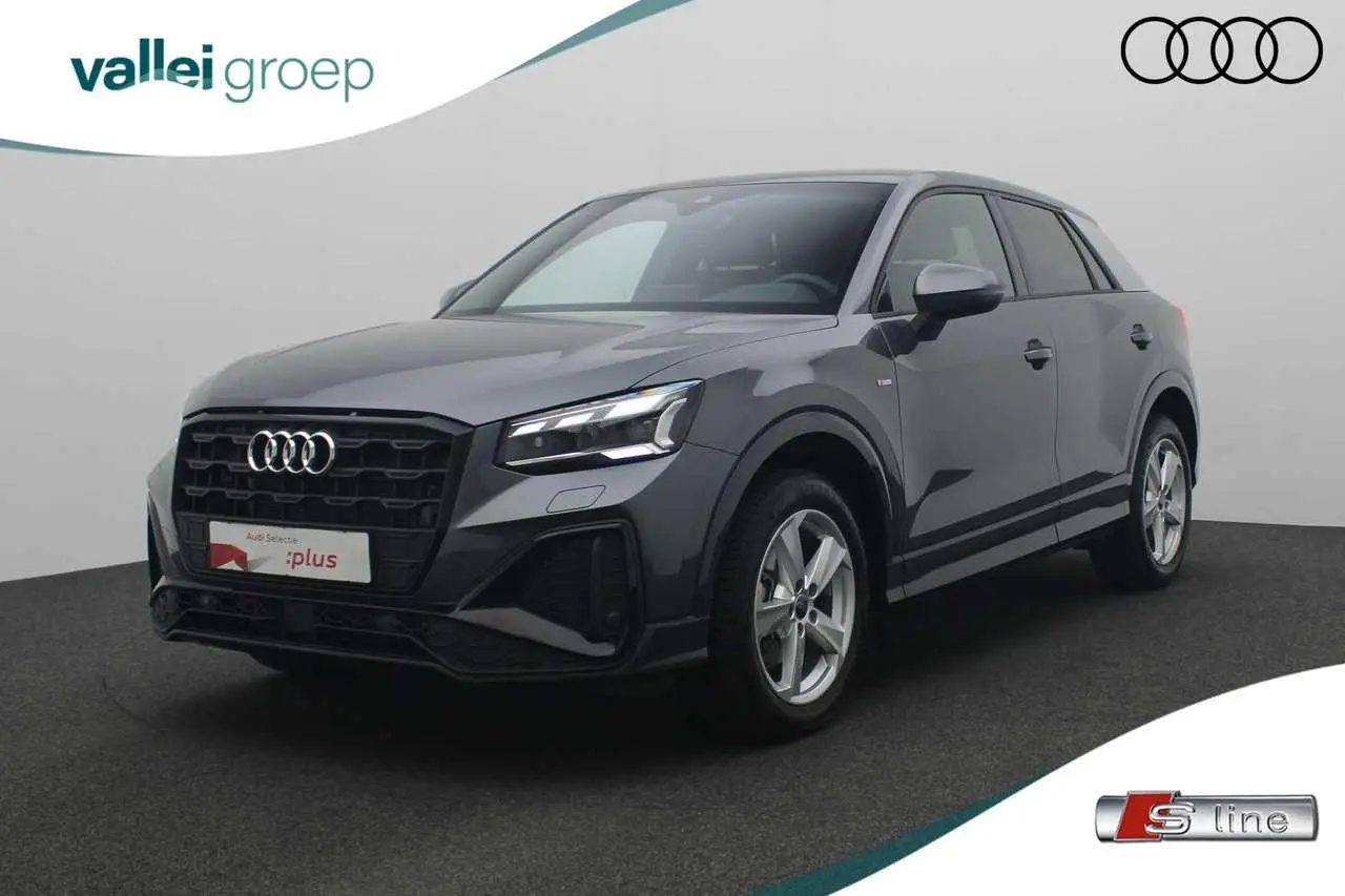 Photo 1 : Audi Q2 2024 Petrol