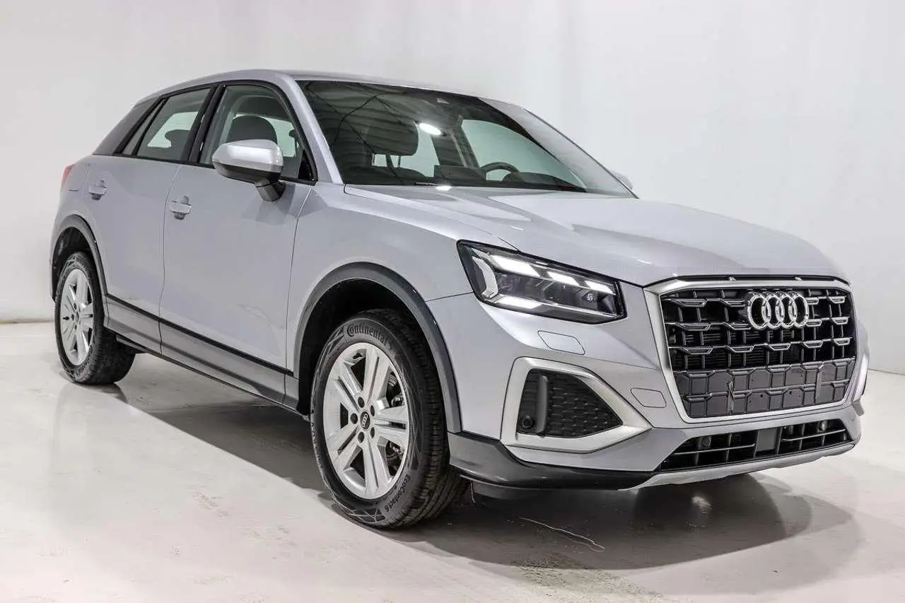 Photo 1 : Audi Q2 2023 Petrol