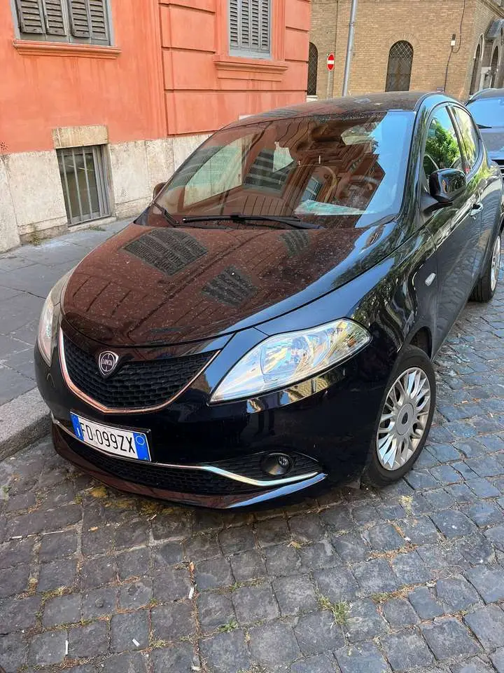 Photo 1 : Lancia Ypsilon 2016 LPG