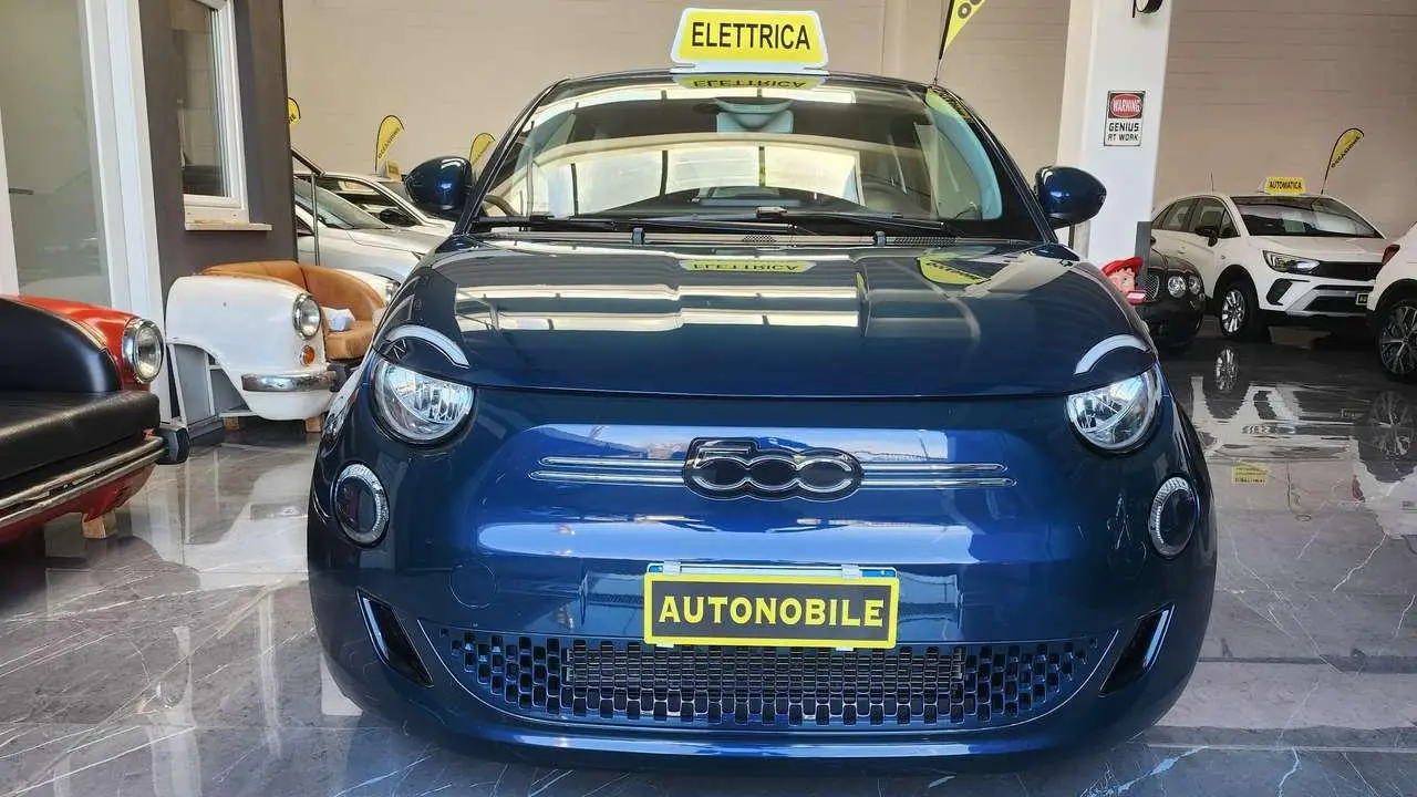 Photo 1 : Fiat 500 2023 Électrique