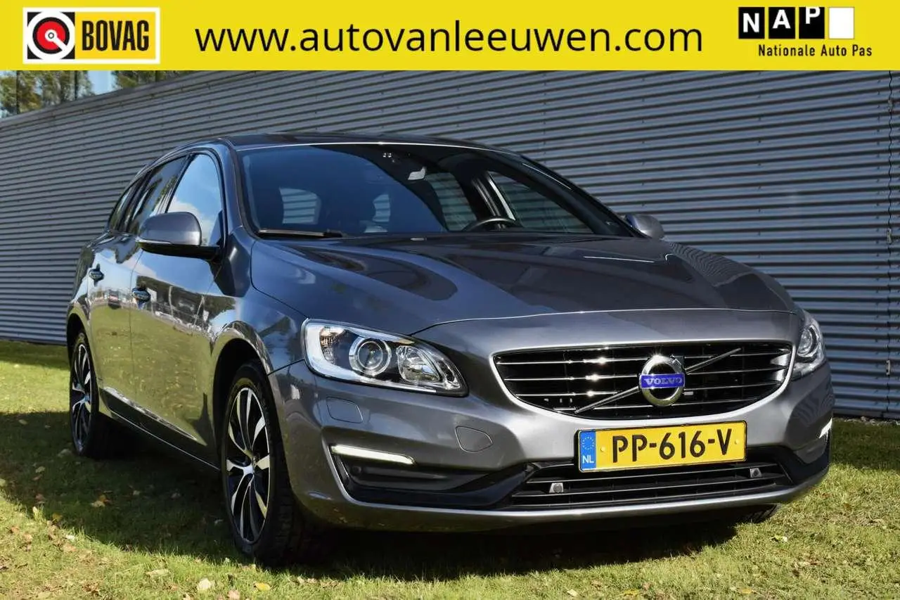 Photo 1 : Volvo V60 2017 Essence