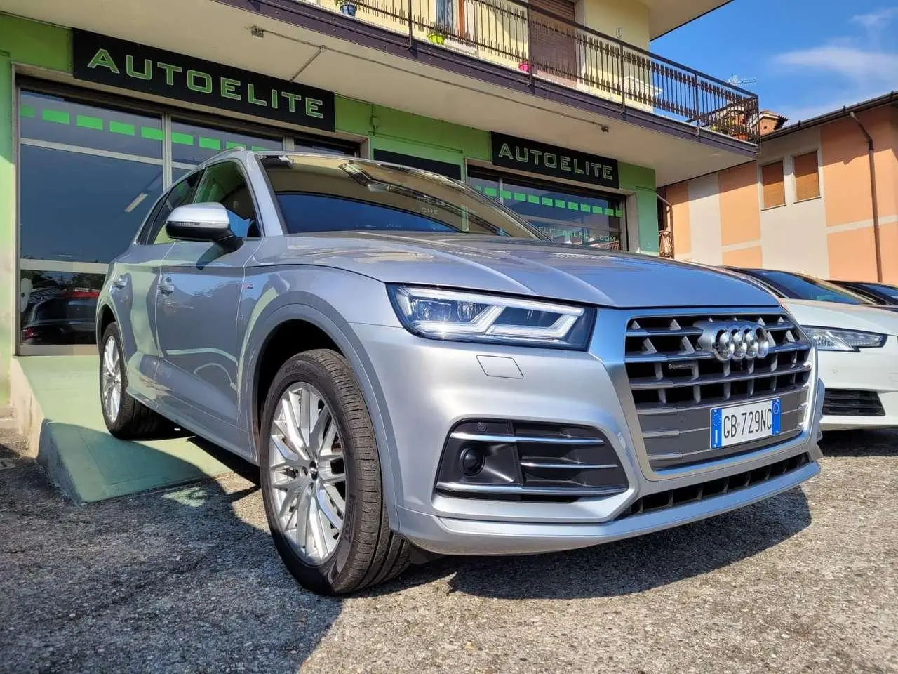 Photo 1 : Audi Q5 2020 Diesel