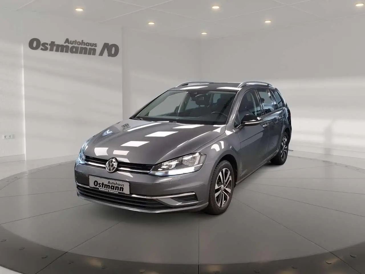 Photo 1 : Volkswagen Golf 2020 Essence