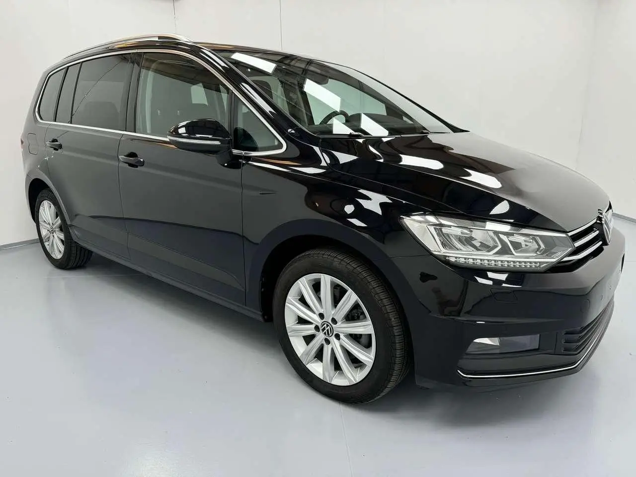 Photo 1 : Volkswagen Touran 2023 Diesel