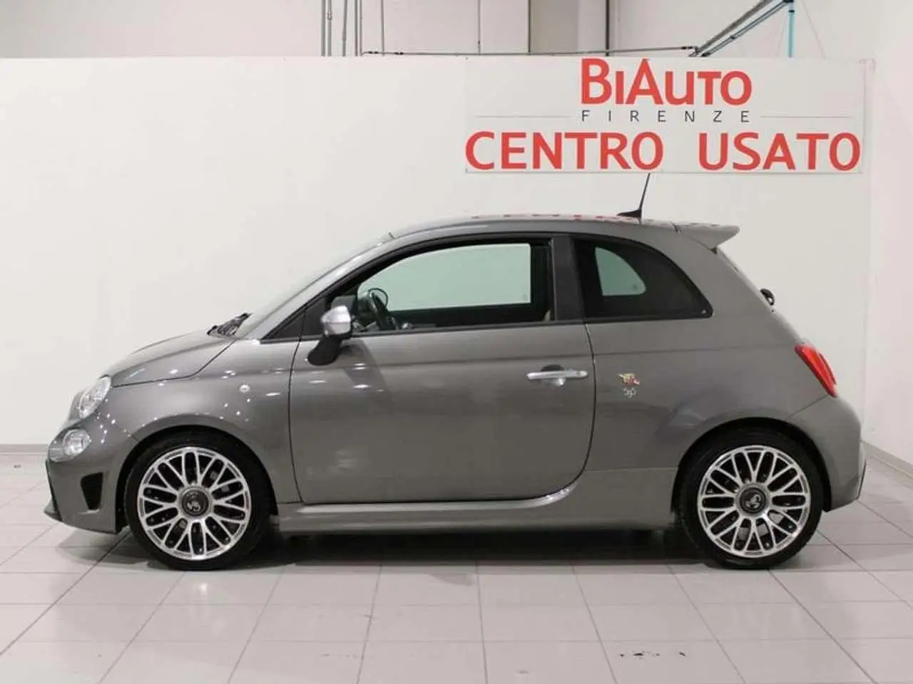 Photo 1 : Abarth 595 2018 Petrol