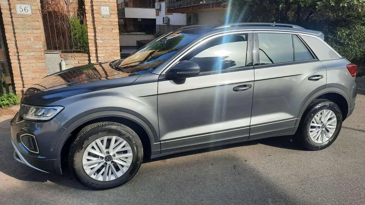 Photo 1 : Volkswagen T-roc 2022 Petrol