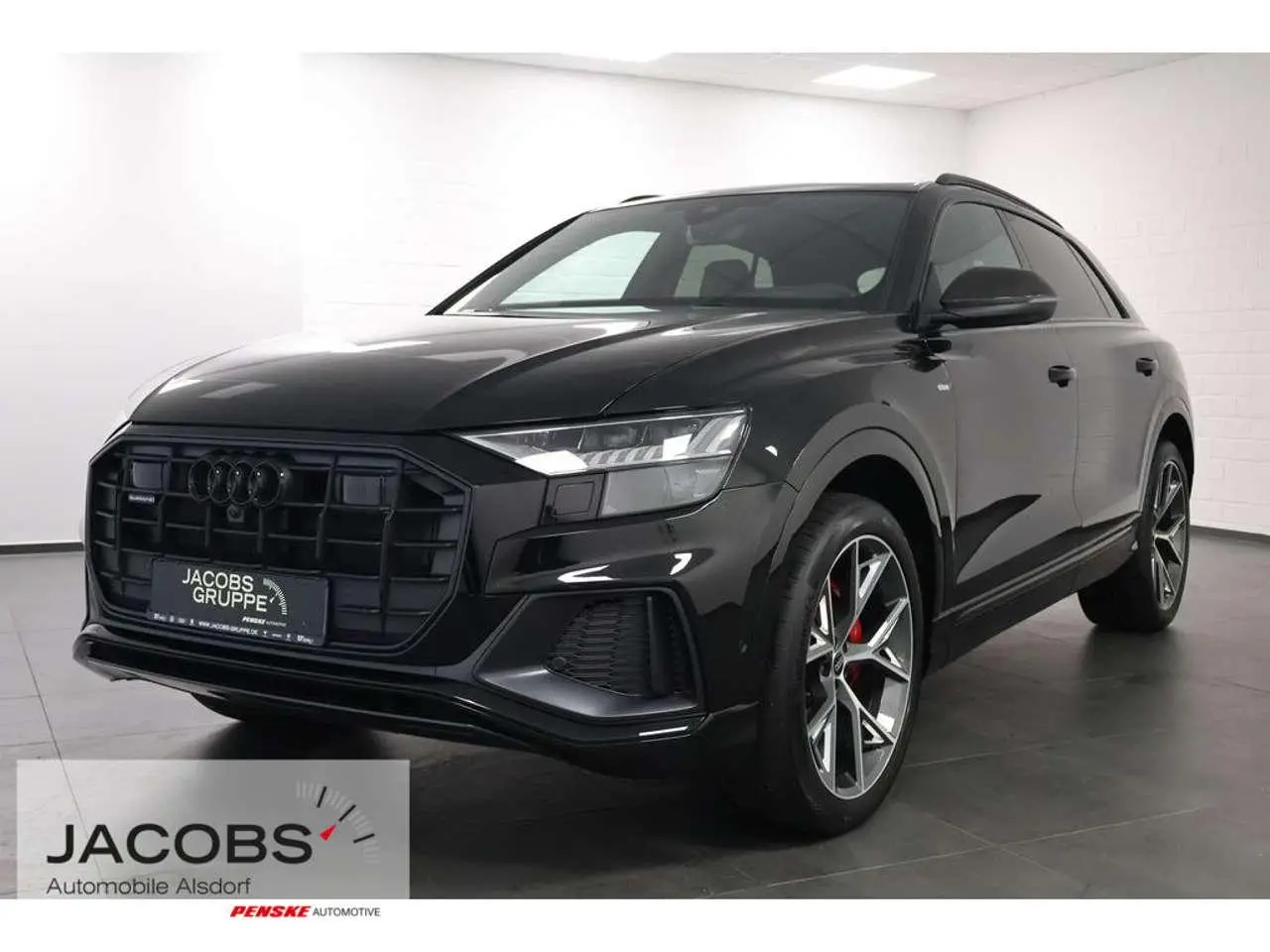 Photo 1 : Audi Q8 2024 Essence