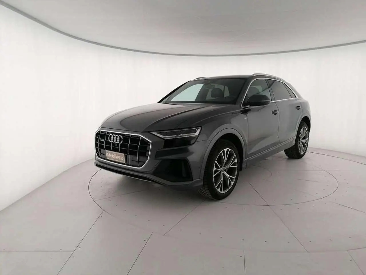 Photo 1 : Audi Q8 2019 Hybride