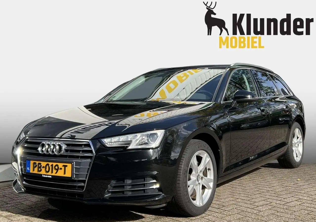 Photo 1 : Audi A4 2016 Petrol