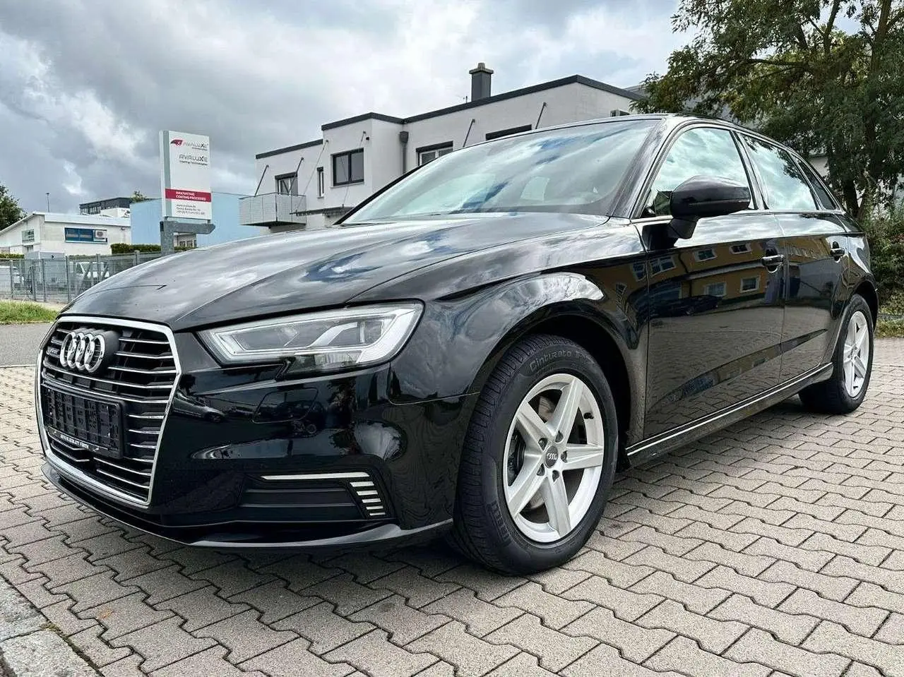 Photo 1 : Audi A3 2020 Petrol