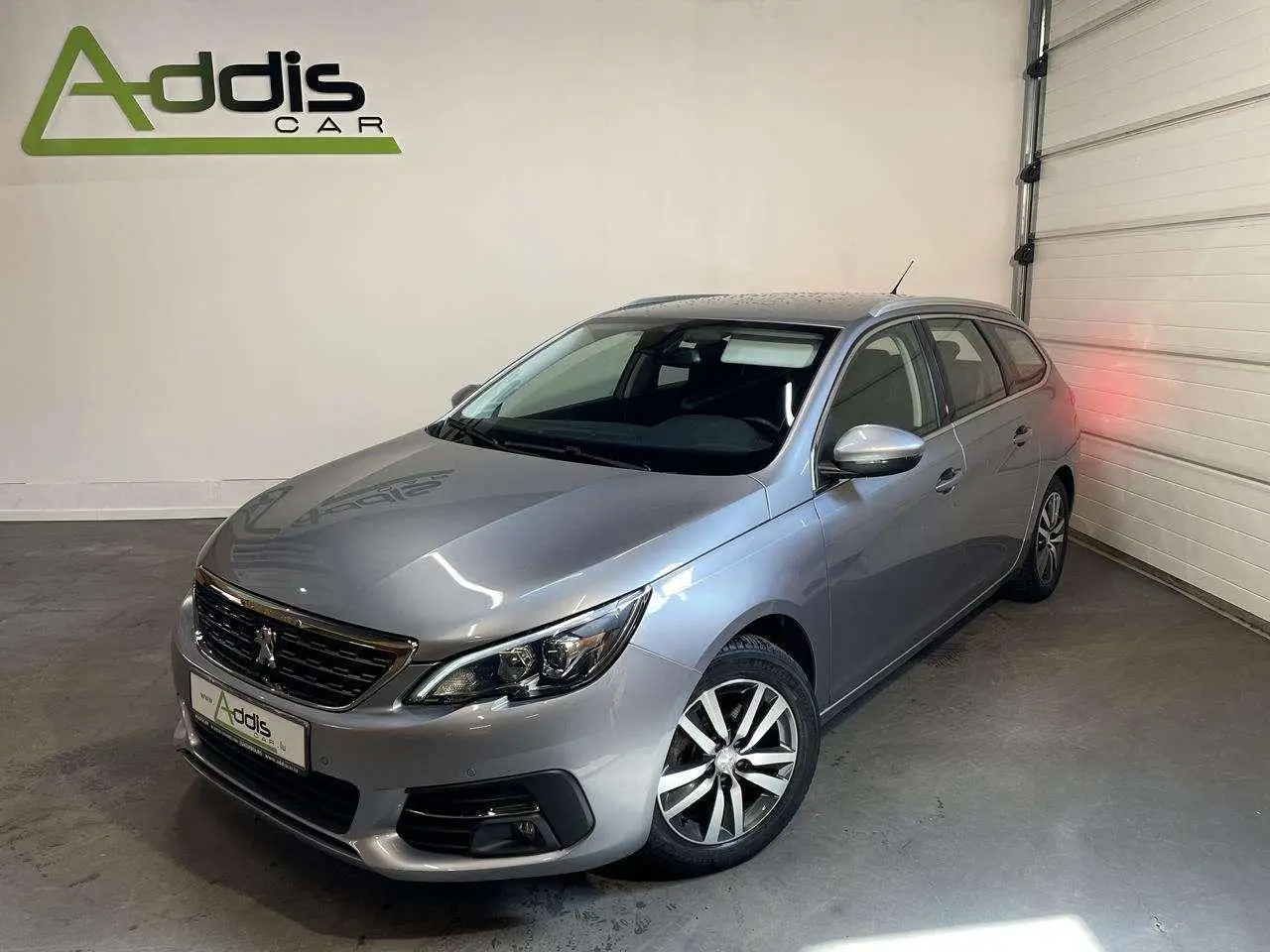 Photo 1 : Peugeot 308 2019 Petrol