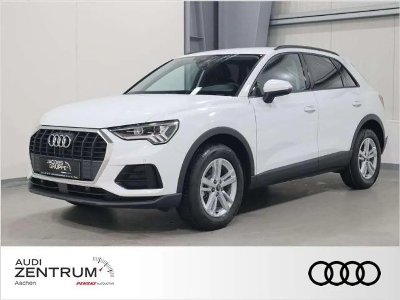 Photo 1 : Audi Q3 2024 Petrol