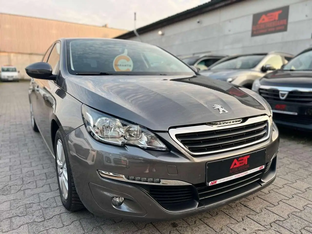 Photo 1 : Peugeot 308 2016 Petrol