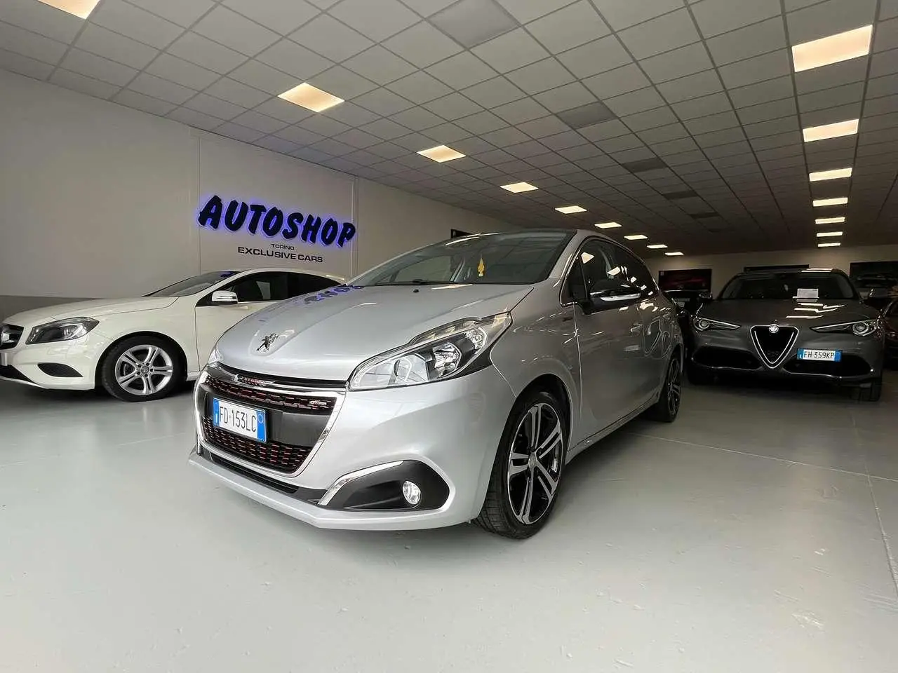 Photo 1 : Peugeot 208 2016 Essence