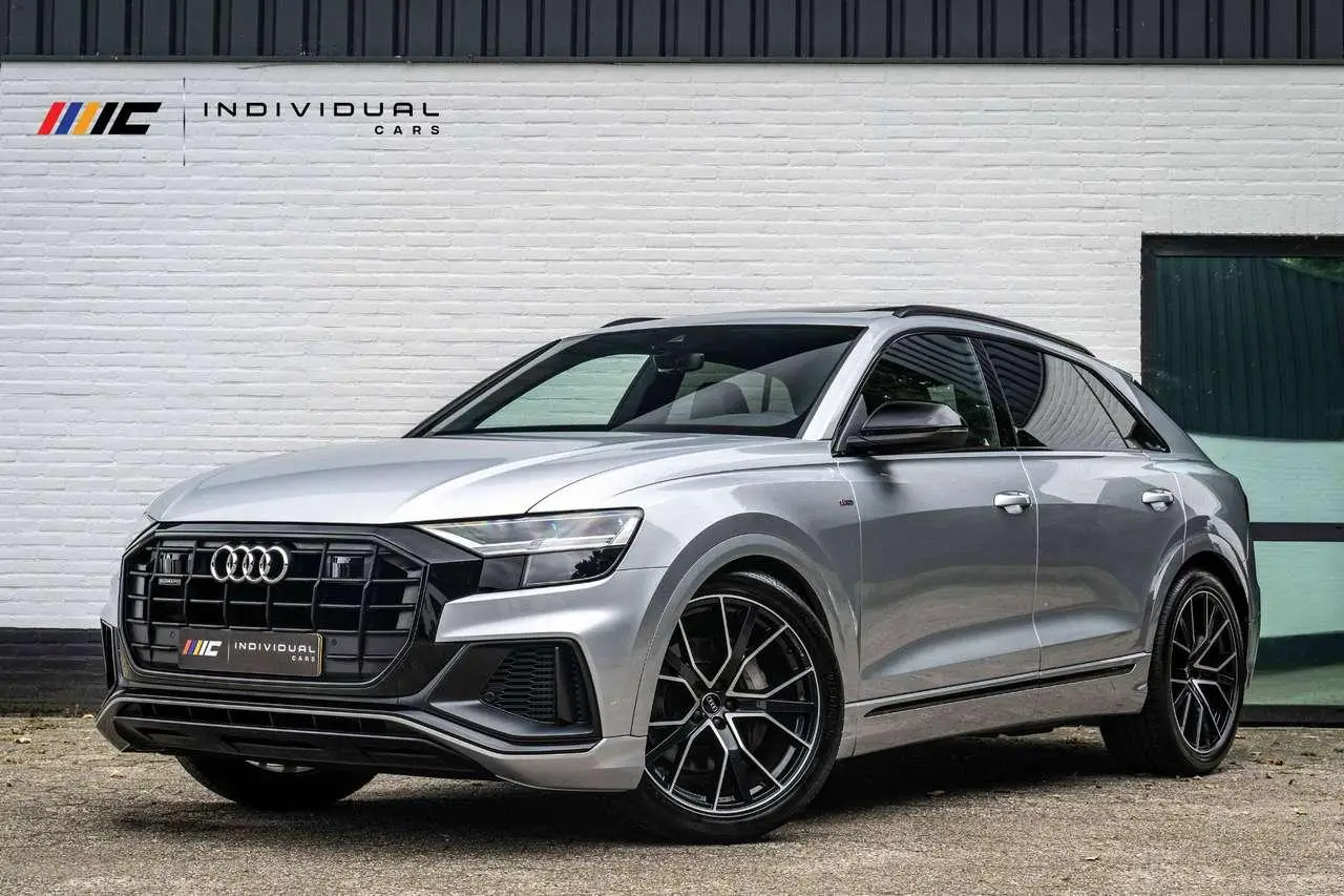 Photo 1 : Audi Q8 2019 Petrol