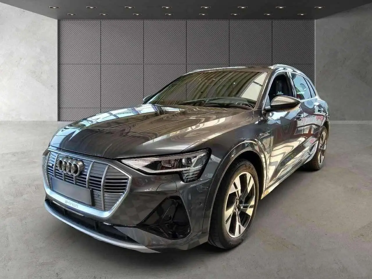 Photo 1 : Audi E-tron 2021 Electric