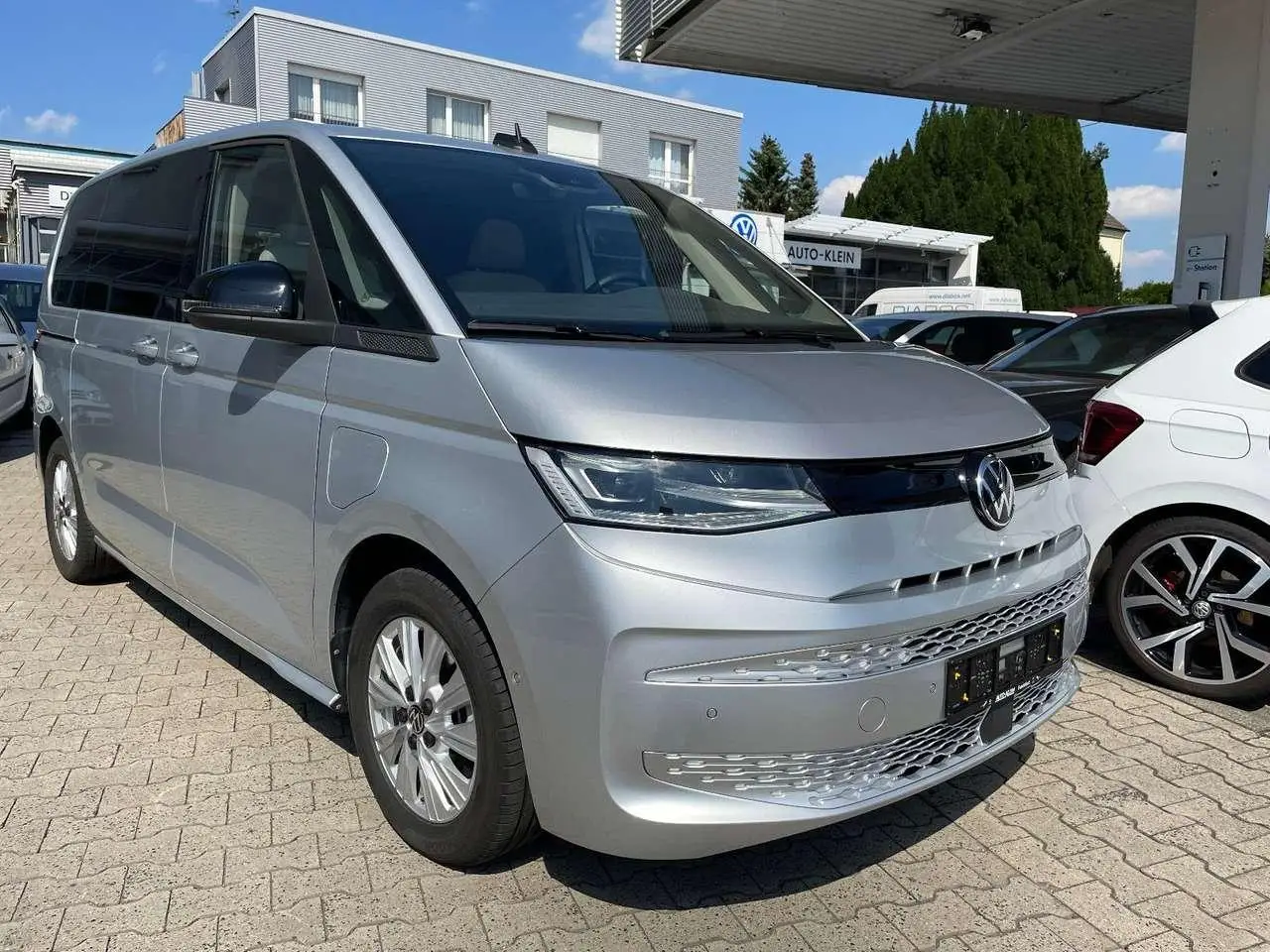 Photo 1 : Volkswagen T7 2022 Hybrid