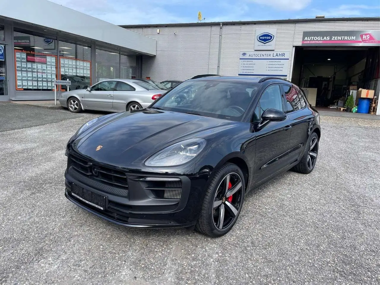 Photo 1 : Porsche Macan 2022 Petrol