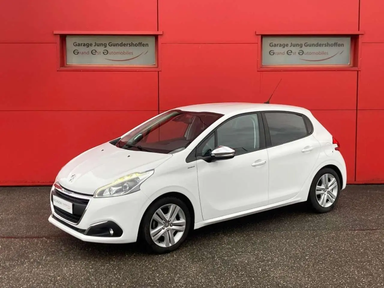 Photo 1 : Peugeot 208 2017 Petrol