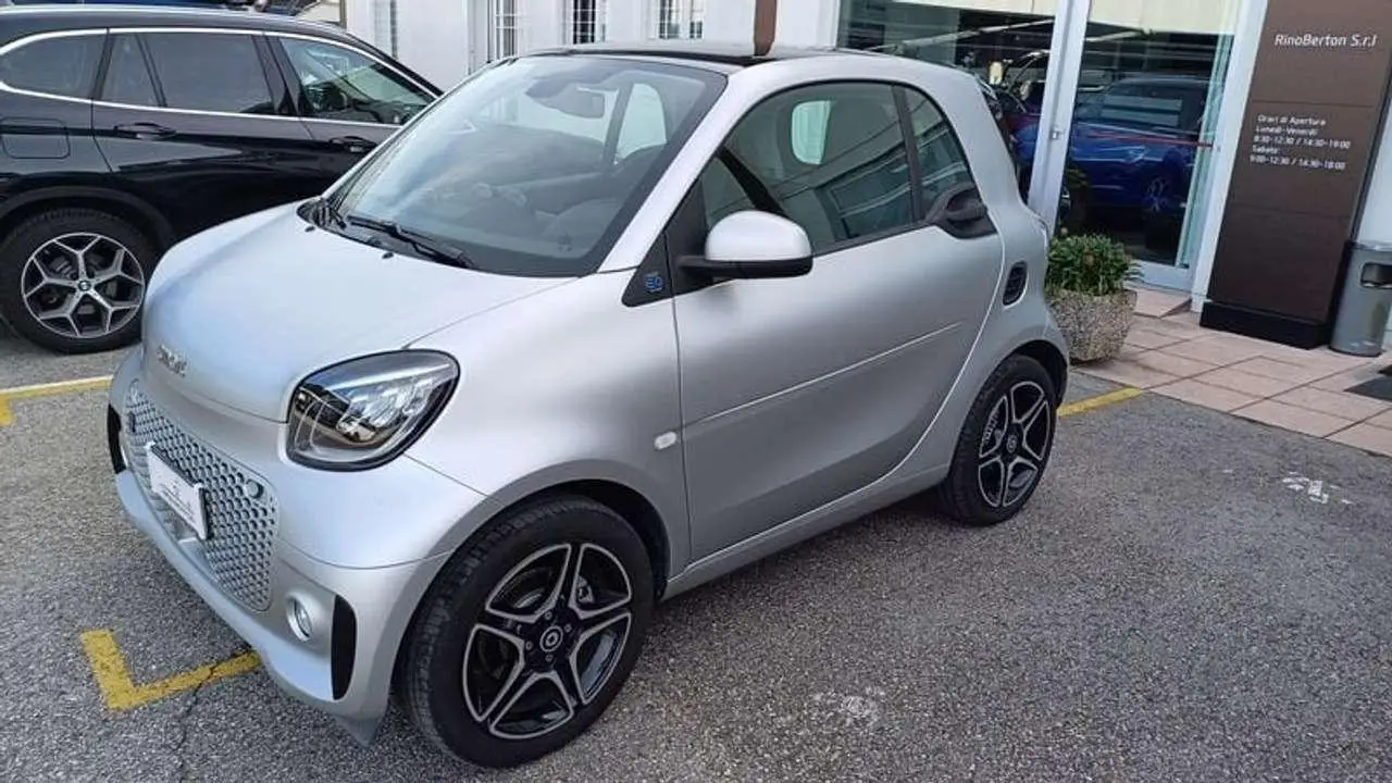 Photo 1 : Smart Fortwo 2022 Électrique