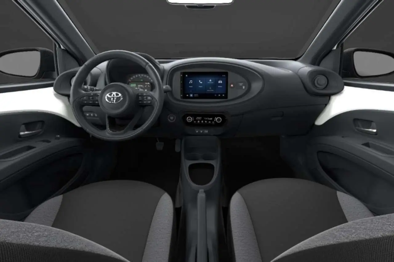 Photo 1 : Toyota Aygo X 2024 Essence