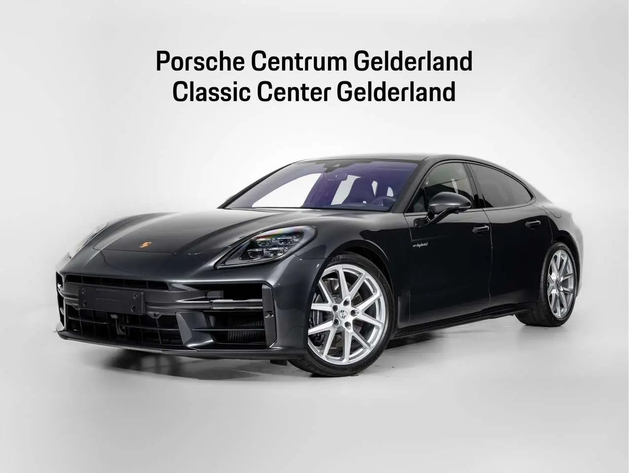 Photo 1 : Porsche Panamera 2024 Hybrid