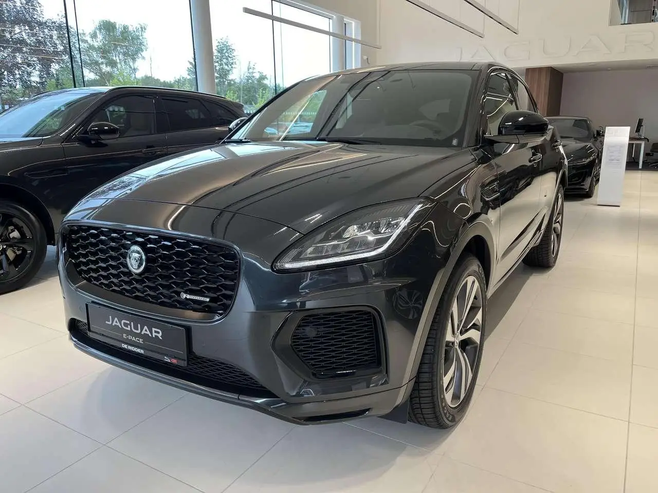 Photo 1 : Jaguar E-pace 2024 Hybride