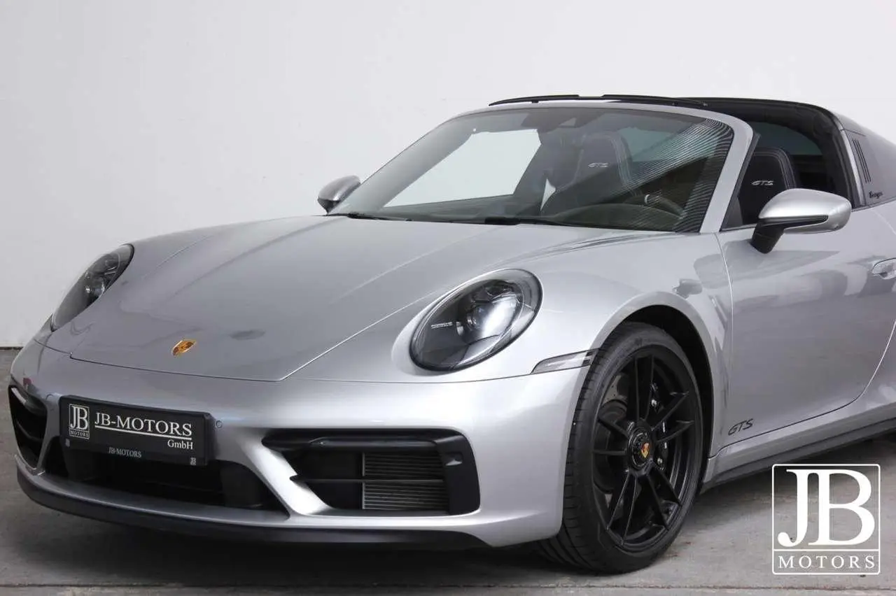 Photo 1 : Porsche 992 2022 Petrol