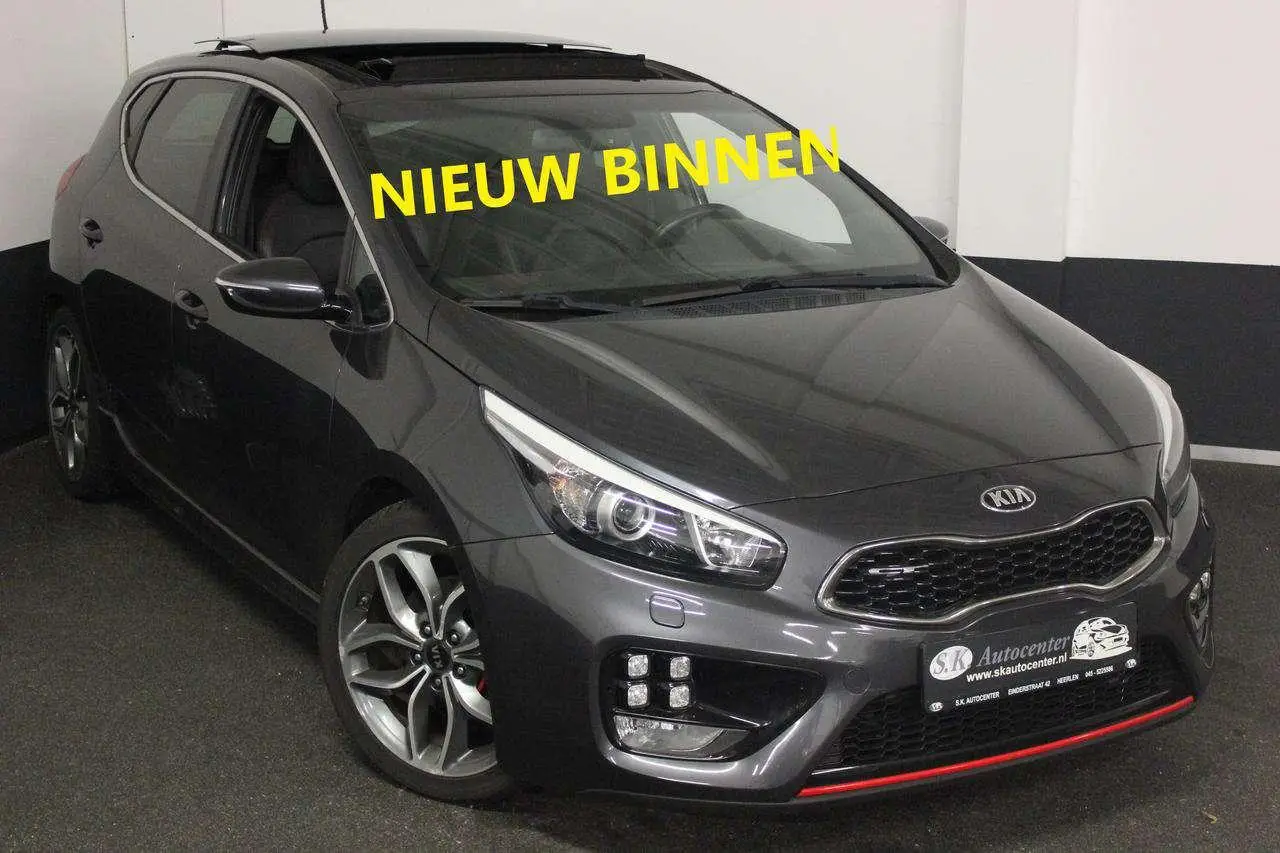 Photo 1 : Kia Ceed 2016 Petrol