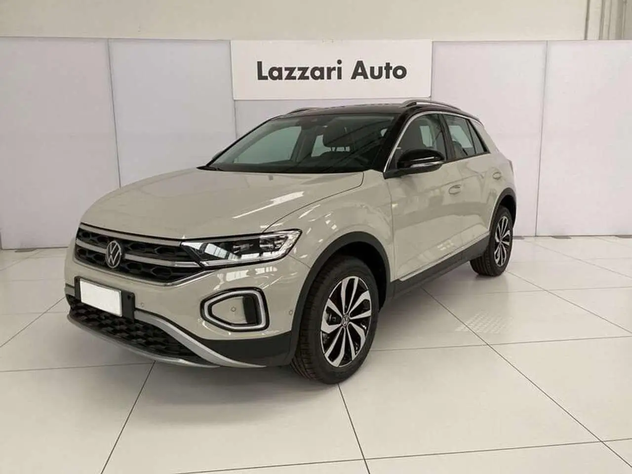 Photo 1 : Volkswagen T-roc 2024 Petrol