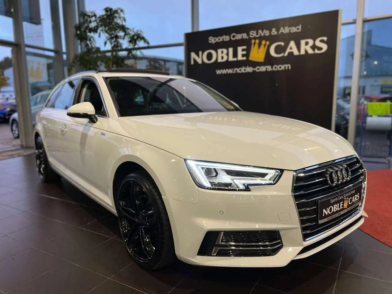 Photo 1 : Audi A4 2019 Petrol