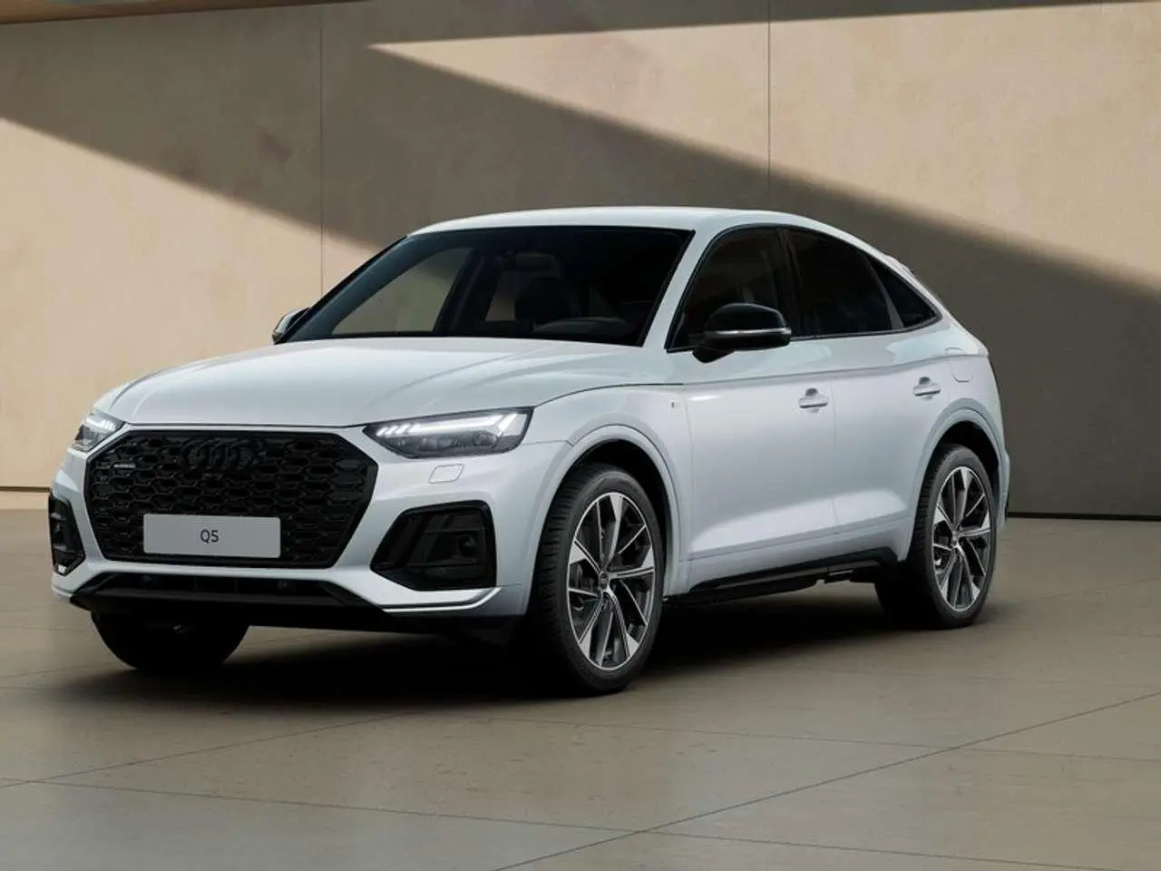 Photo 1 : Audi Q5 2024 Hybrid