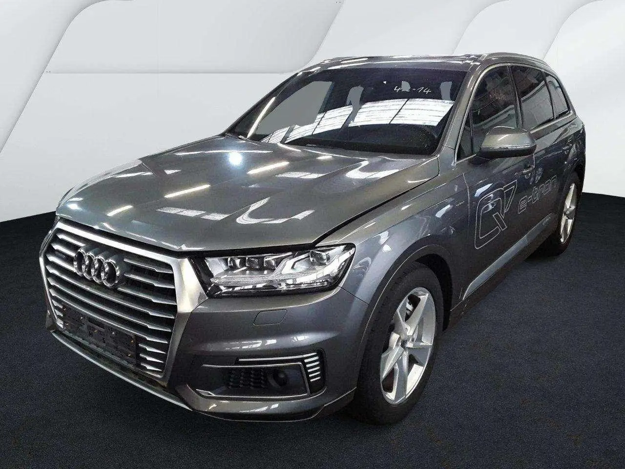 Photo 1 : Audi Q7 2016 Hybride