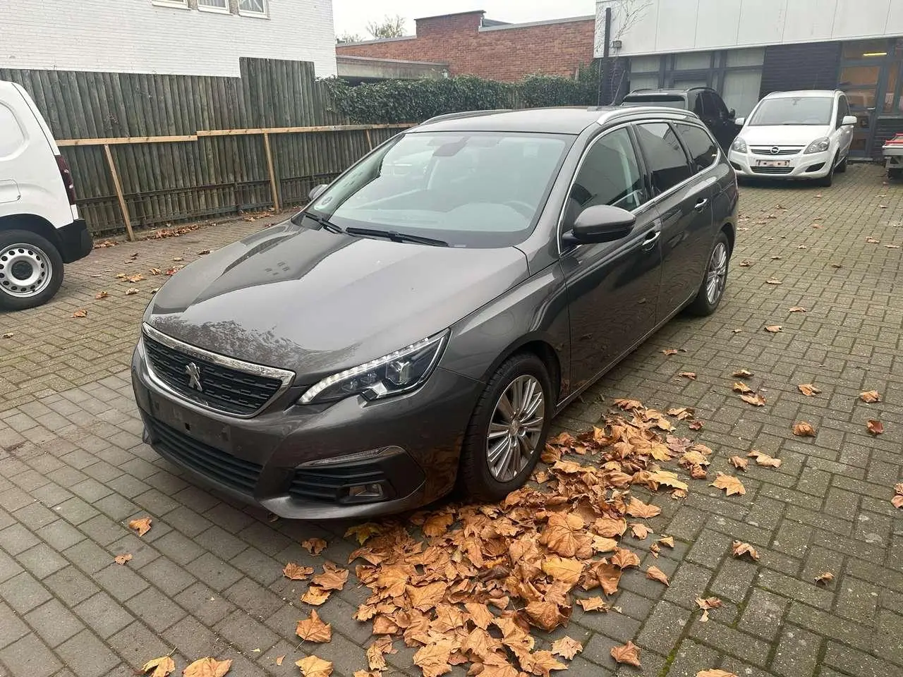 Photo 1 : Peugeot 308 2017 Petrol